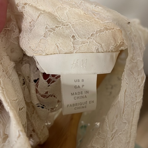 Beautiful Lace top - Picture 4 of 5